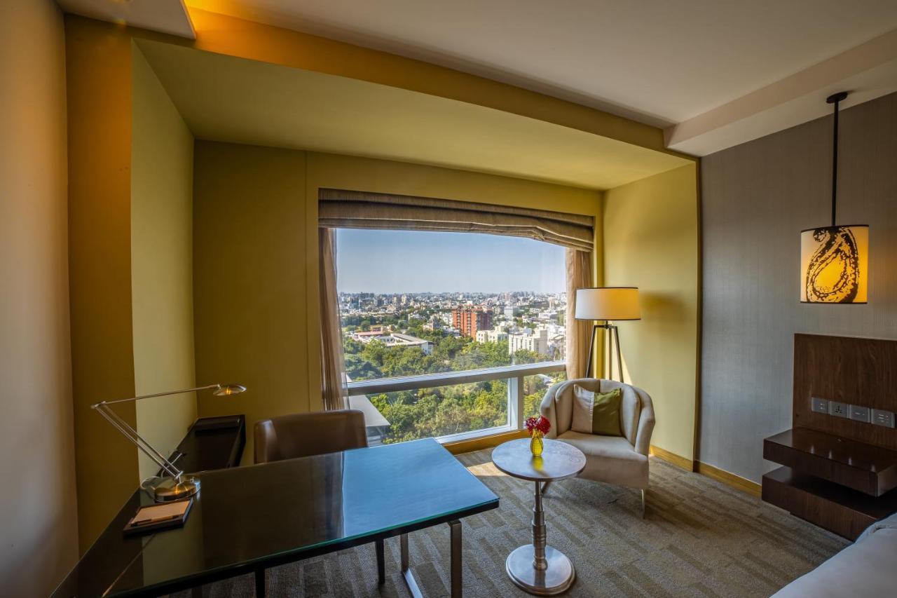 Hyatt Regency Ahmedabad Hotel Luaran gambar A room at the hotel