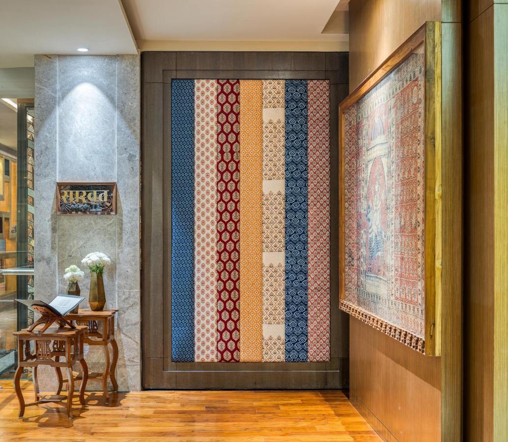 Hyatt Regency Ahmedabad Hotel Luaran gambar A door at the Taj Mahal Palace